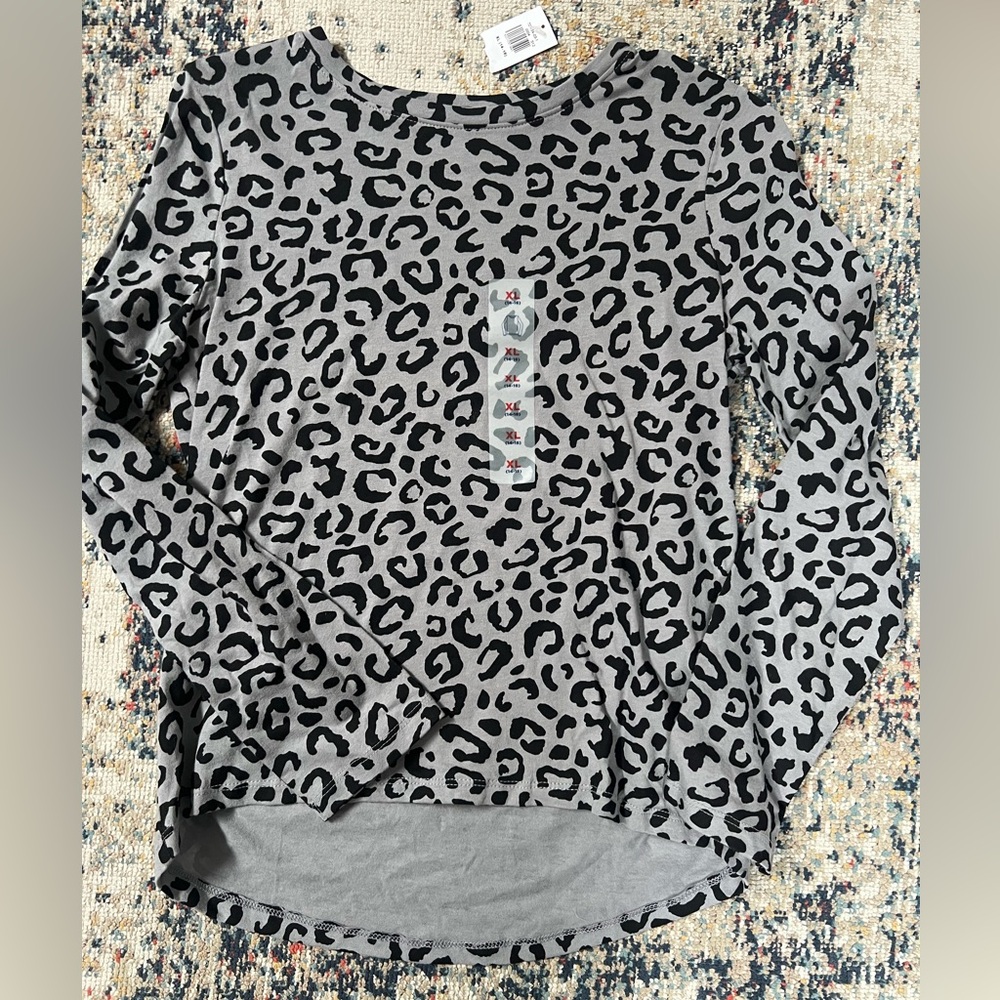 Brand NEW! Old navy girl Leopard Print Long Sleeve Top